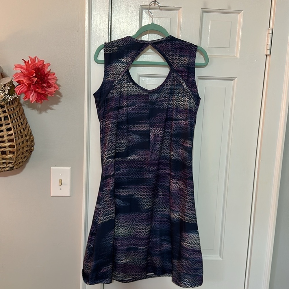 Athletic dress - Picture 2 of 2